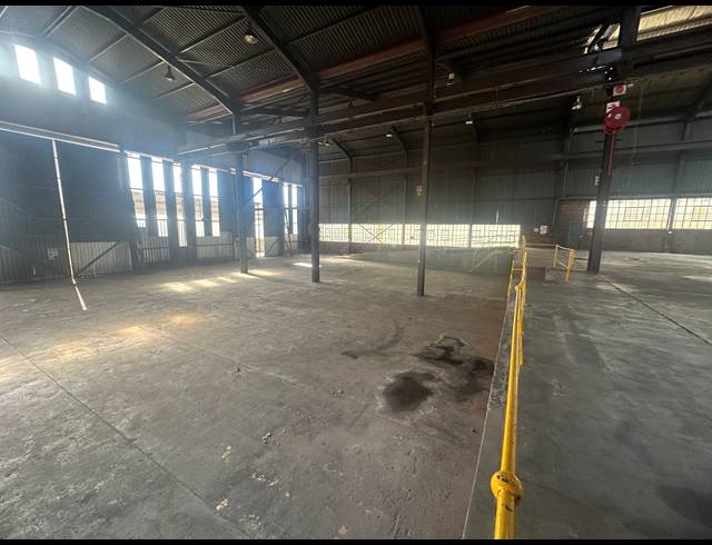 1,850M² WAREHOUSE FOR SALE IN CHLOORKOP
